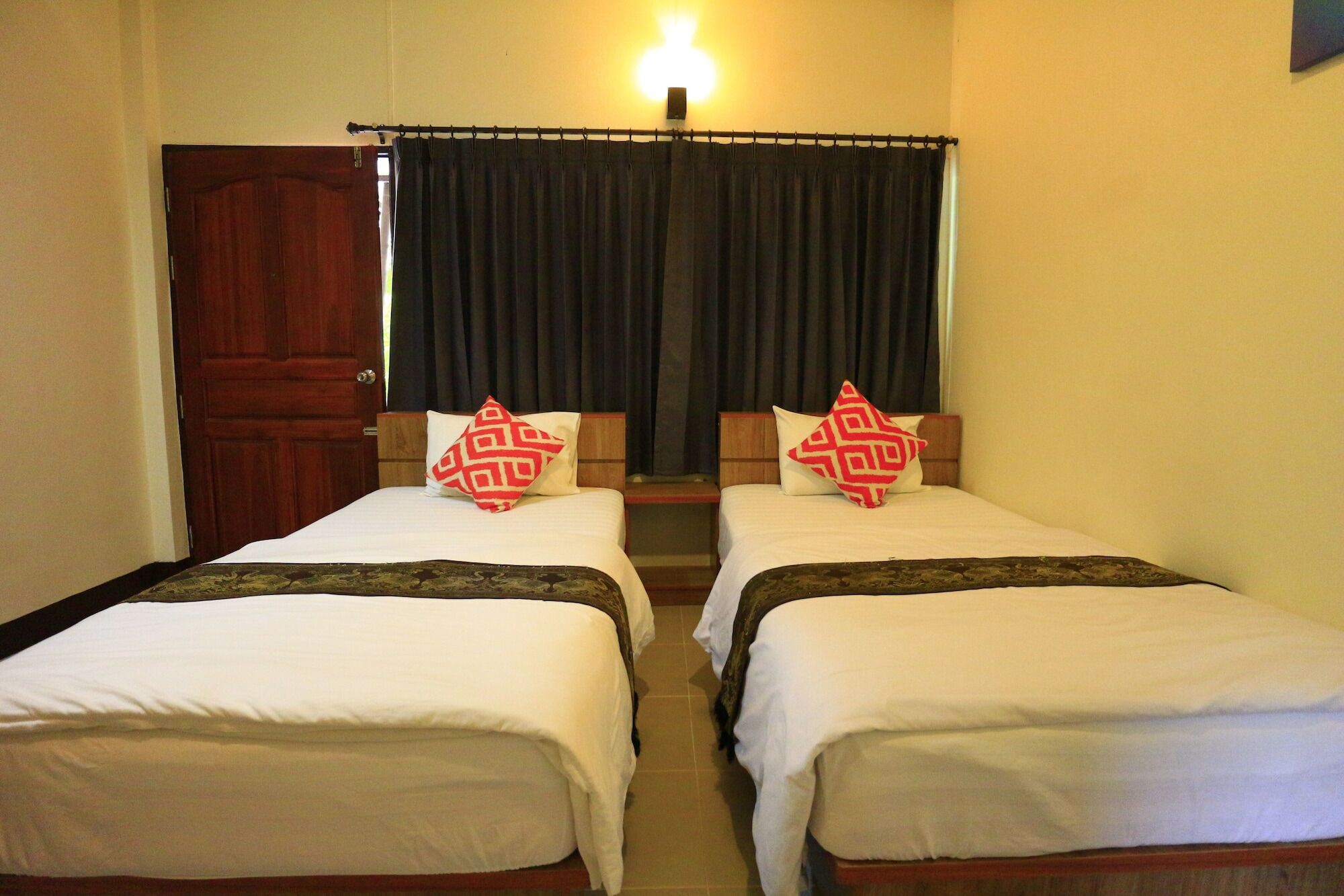น่านฟ้าชลธีรีสอร์ท Nanfachonlathi Resort Bagian luar foto